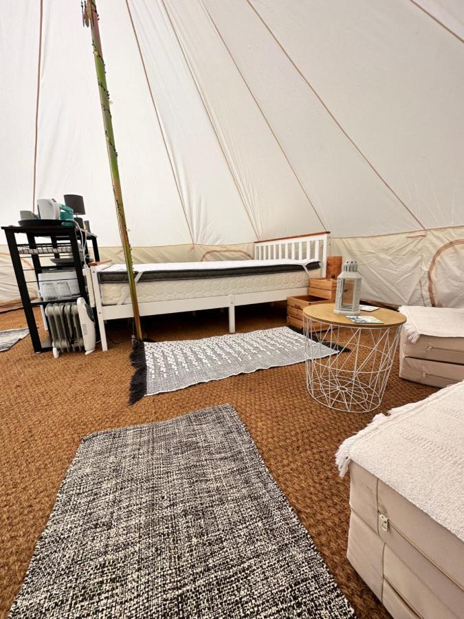 Rosabell Bell Tent At Herigerbi Park Grantham Zewnętrze zdjęcie