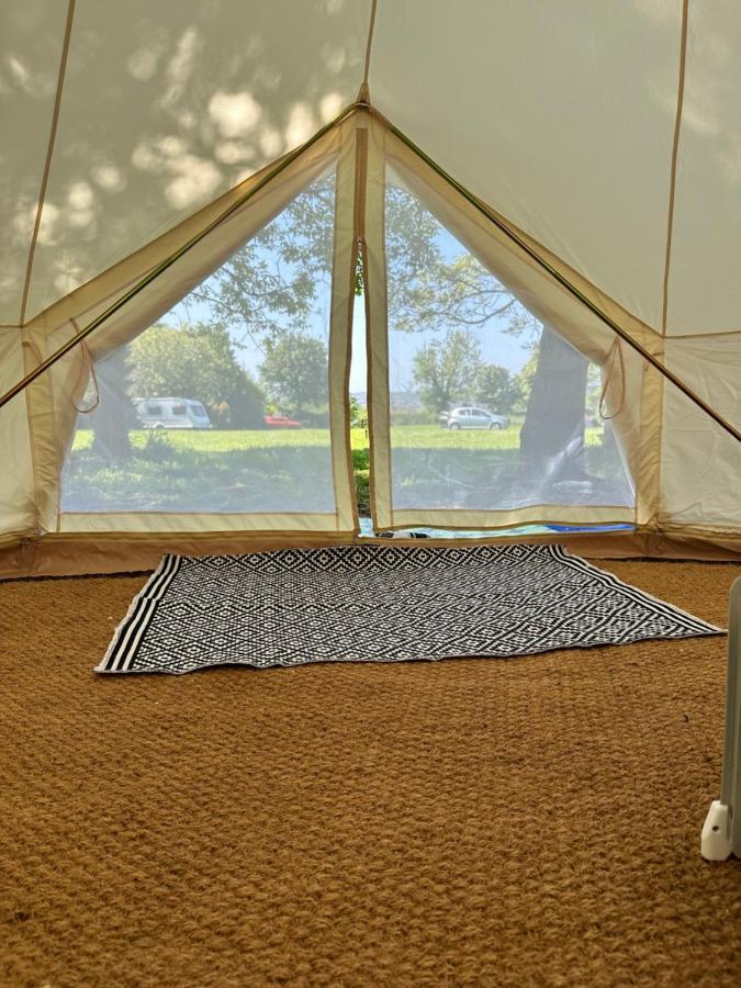 Rosabell Bell Tent At Herigerbi Park Grantham Zewnętrze zdjęcie